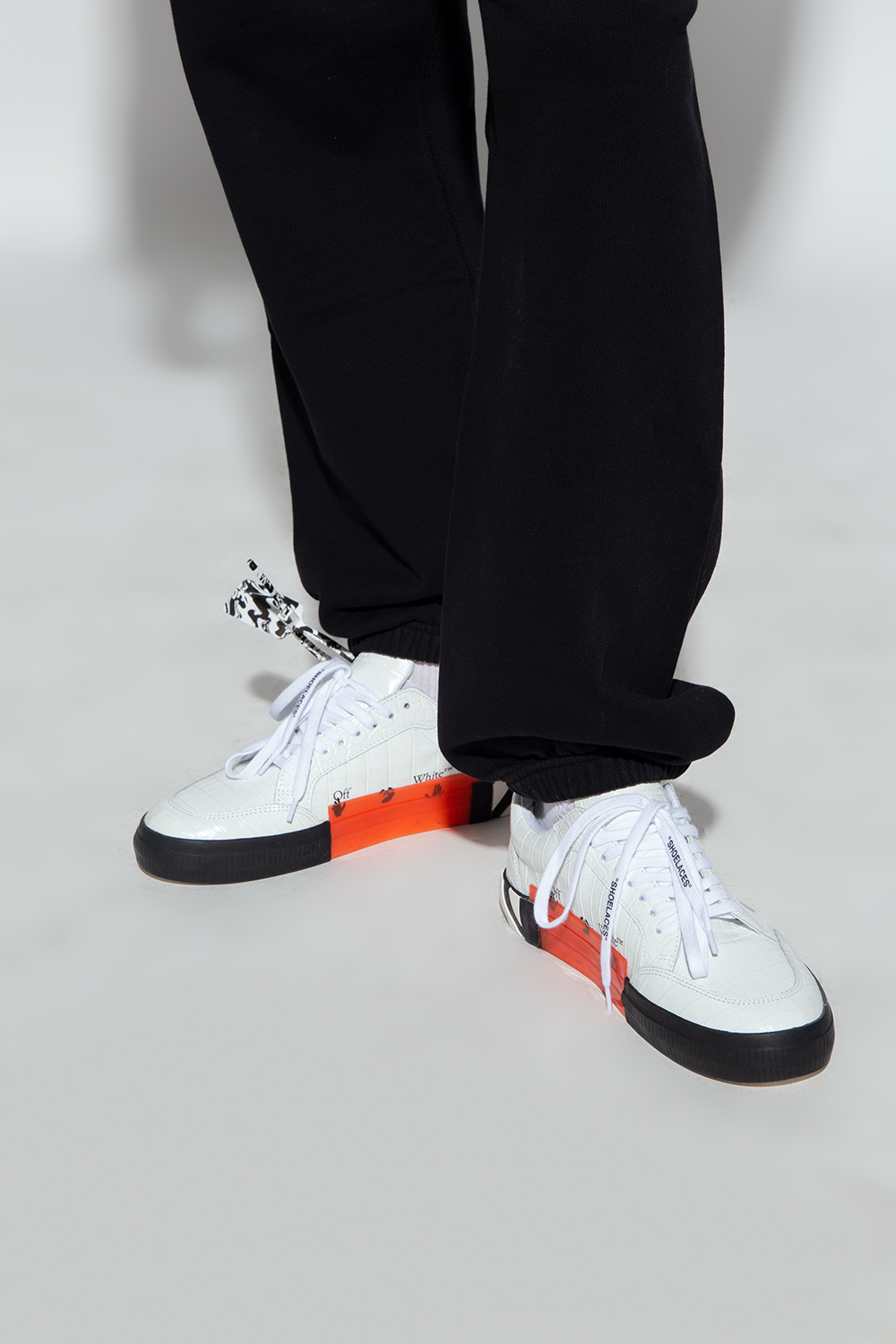 Low Vulcanized' sneakers Off-White - IetpShops US